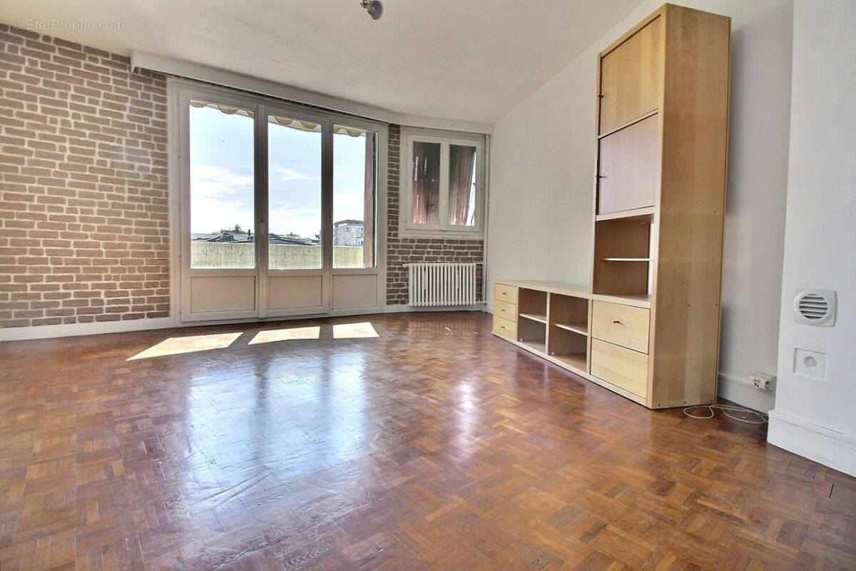 Appartement à ISSY-LES-MOULINEAUX