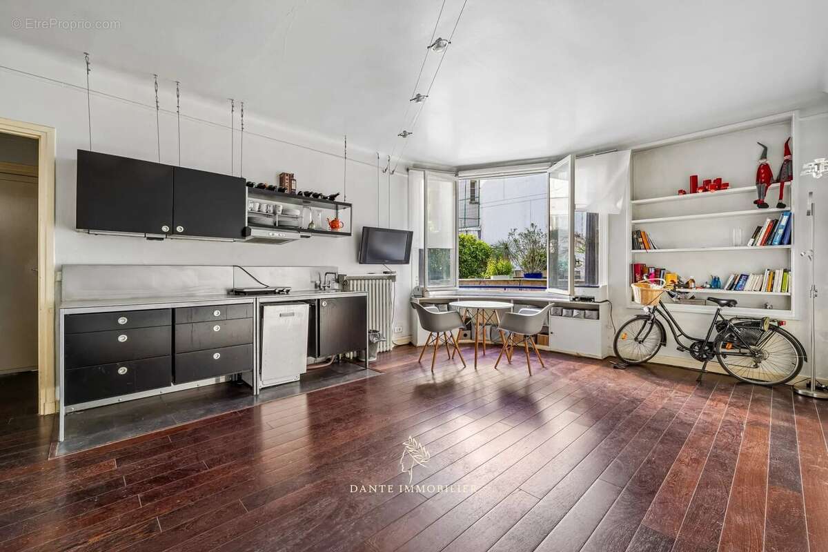 Appartement à PARIS-7E