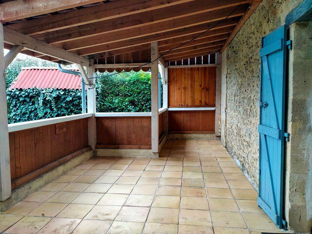 Maison à ILLATS