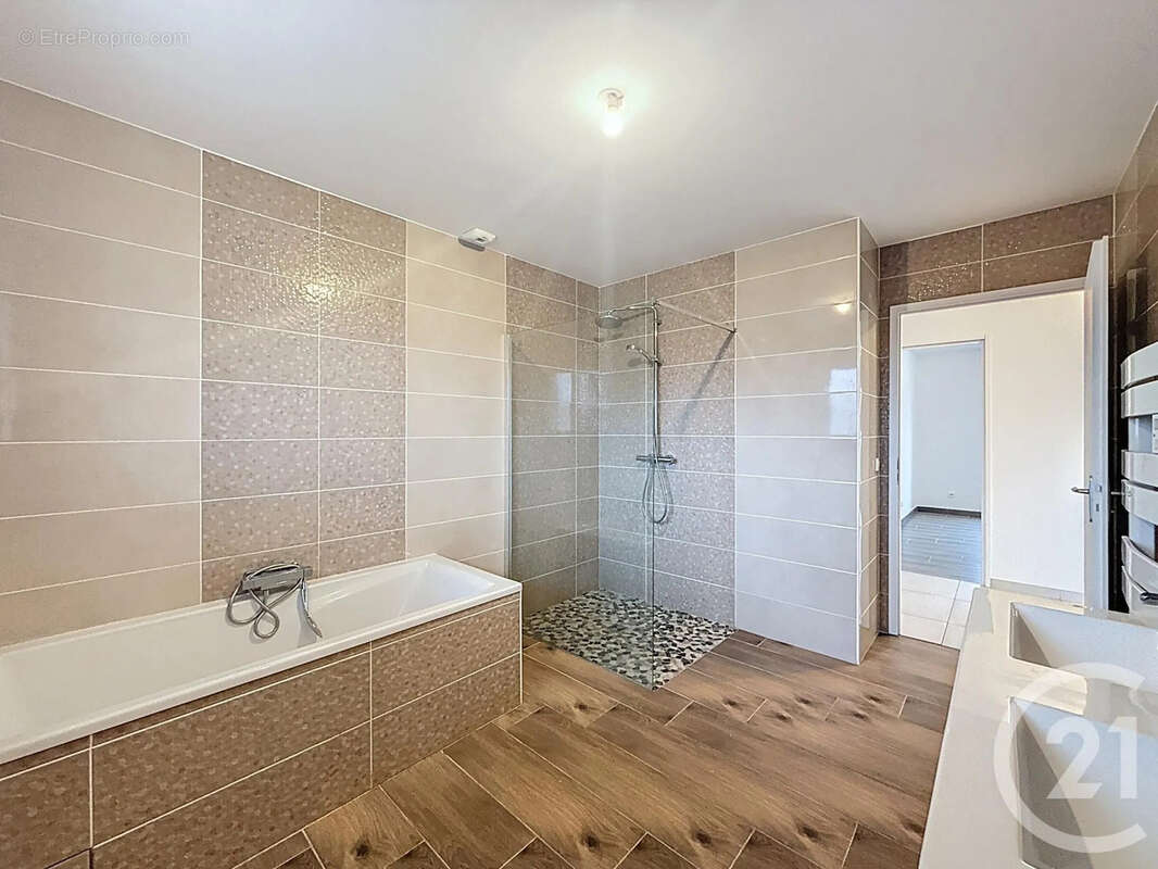 Maison à SAINT-ANDRE-LES-VERGERS