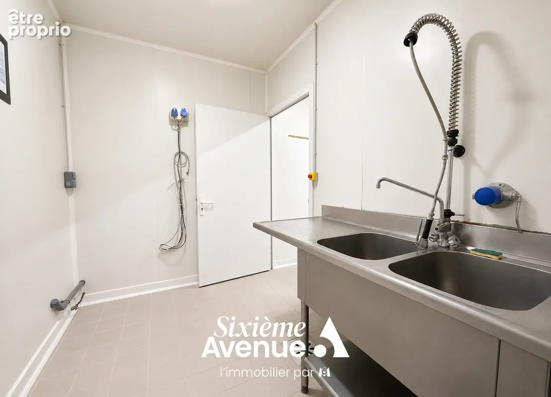 Local commercial de 148 m²  montauban - photo 4