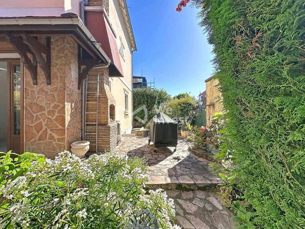 Maison à COLOMBES