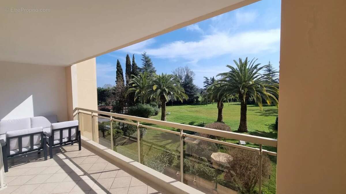 Appartement à MANDELIEU-LA-NAPOULE