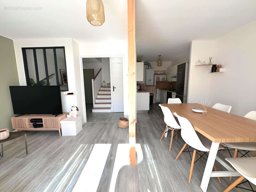 Appartement à SAINT-LAURENT-SUR-SAONE