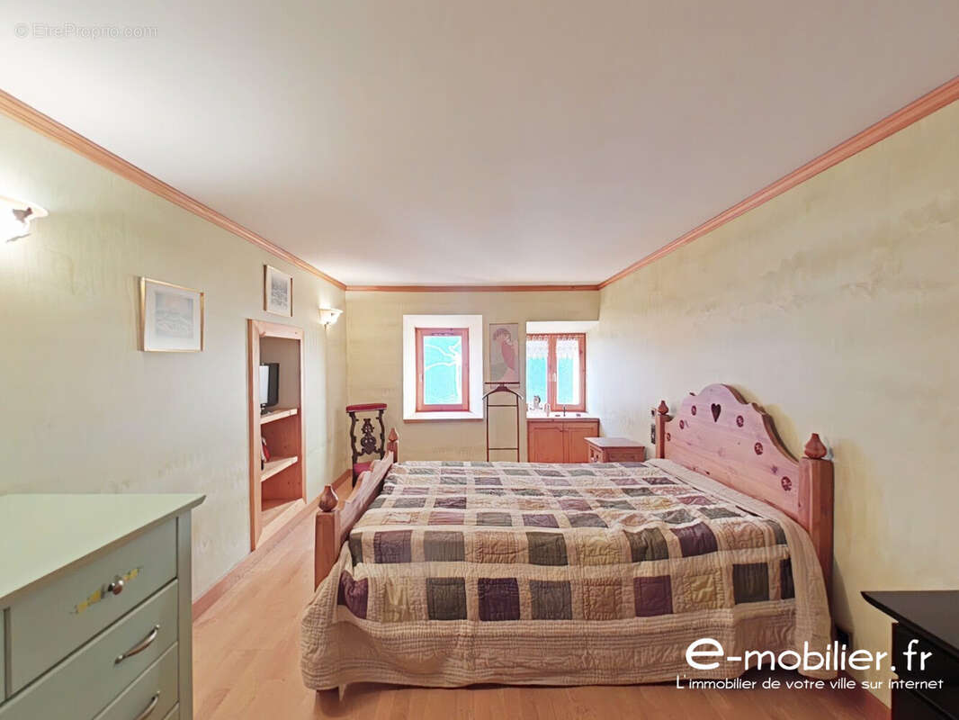 Maison à SAINT-MARCEL