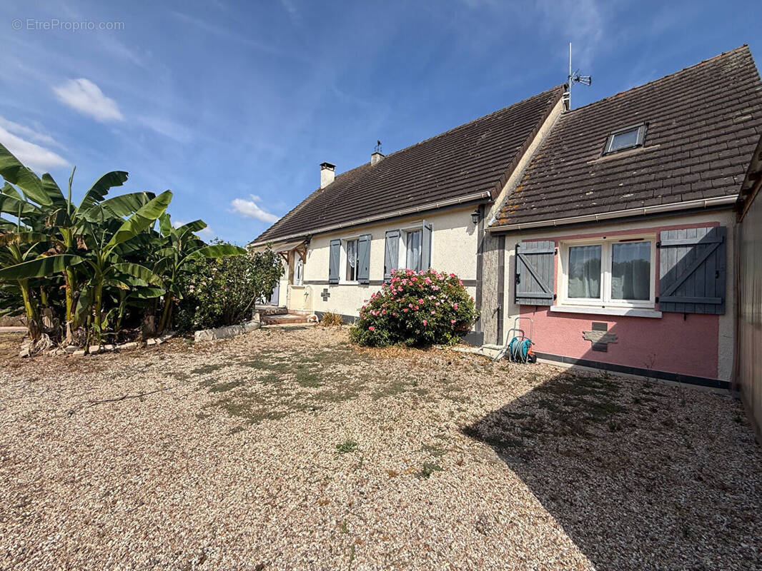 Maison à CROSVILLE-LA-VIEILLE