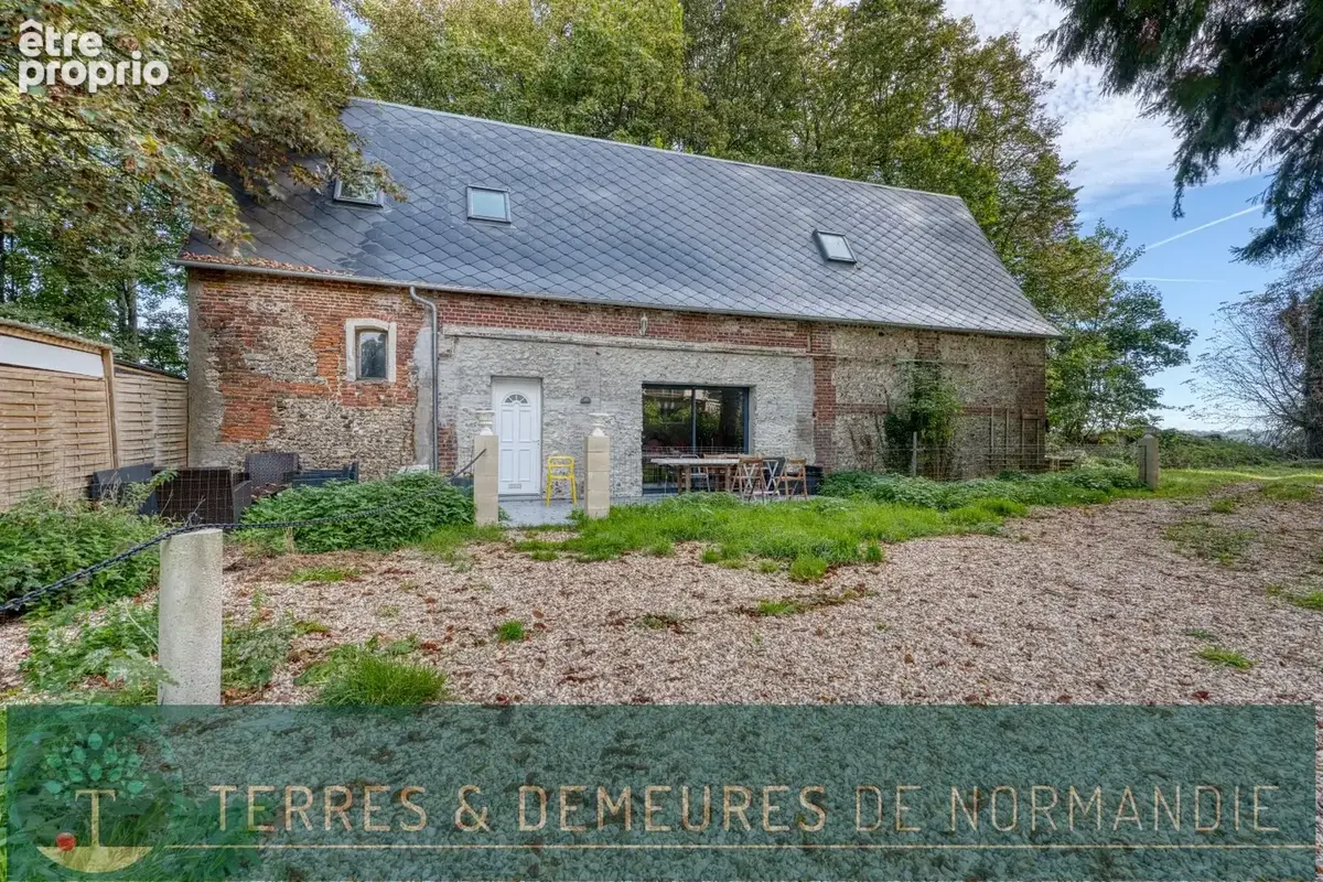 Domaine historique en normandie  château xviie & dépendances  4,5 hectares - photo 3