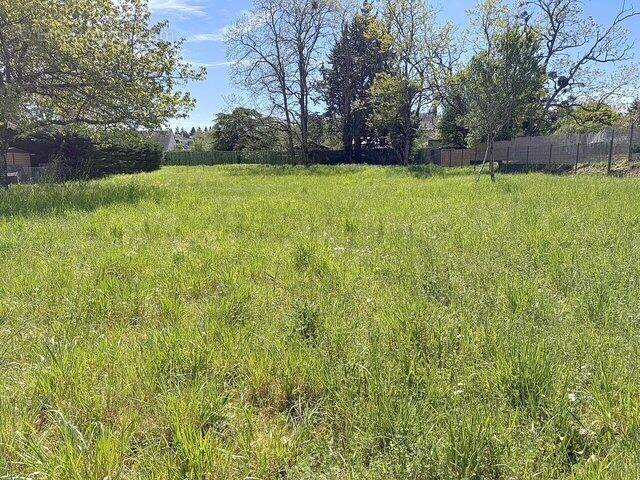 Terrain à MONTLOUIS-SUR-LOIRE