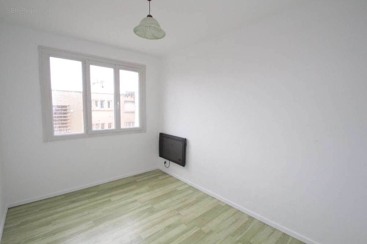 CHAMBRE 2 - Appartement à NIMES