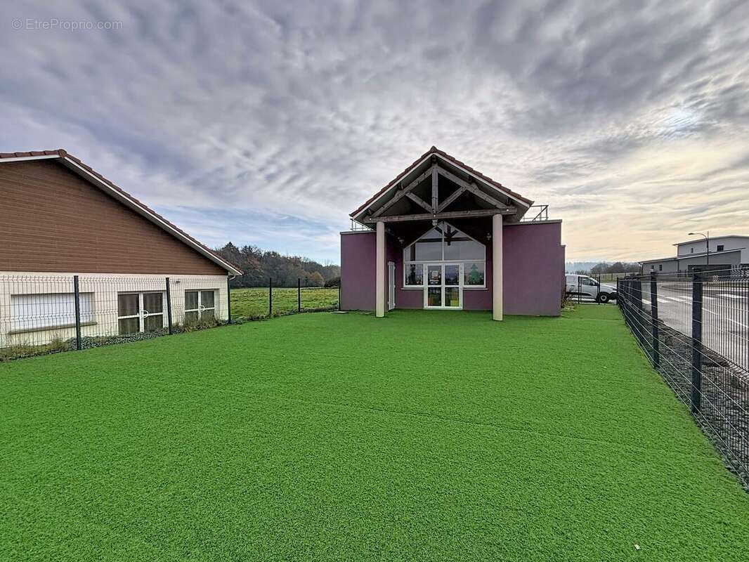 Commerce à SAINTE-MARIE