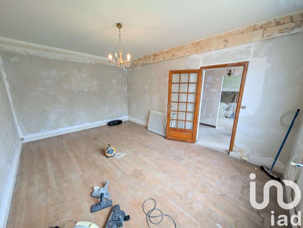 Photo 5 - Maison à LUSSAC-LES-CHATEAUX