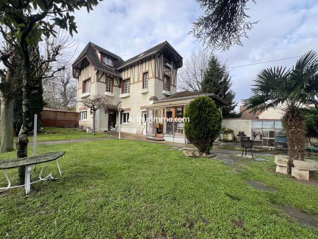 Maison à SUCY-EN-BRIE