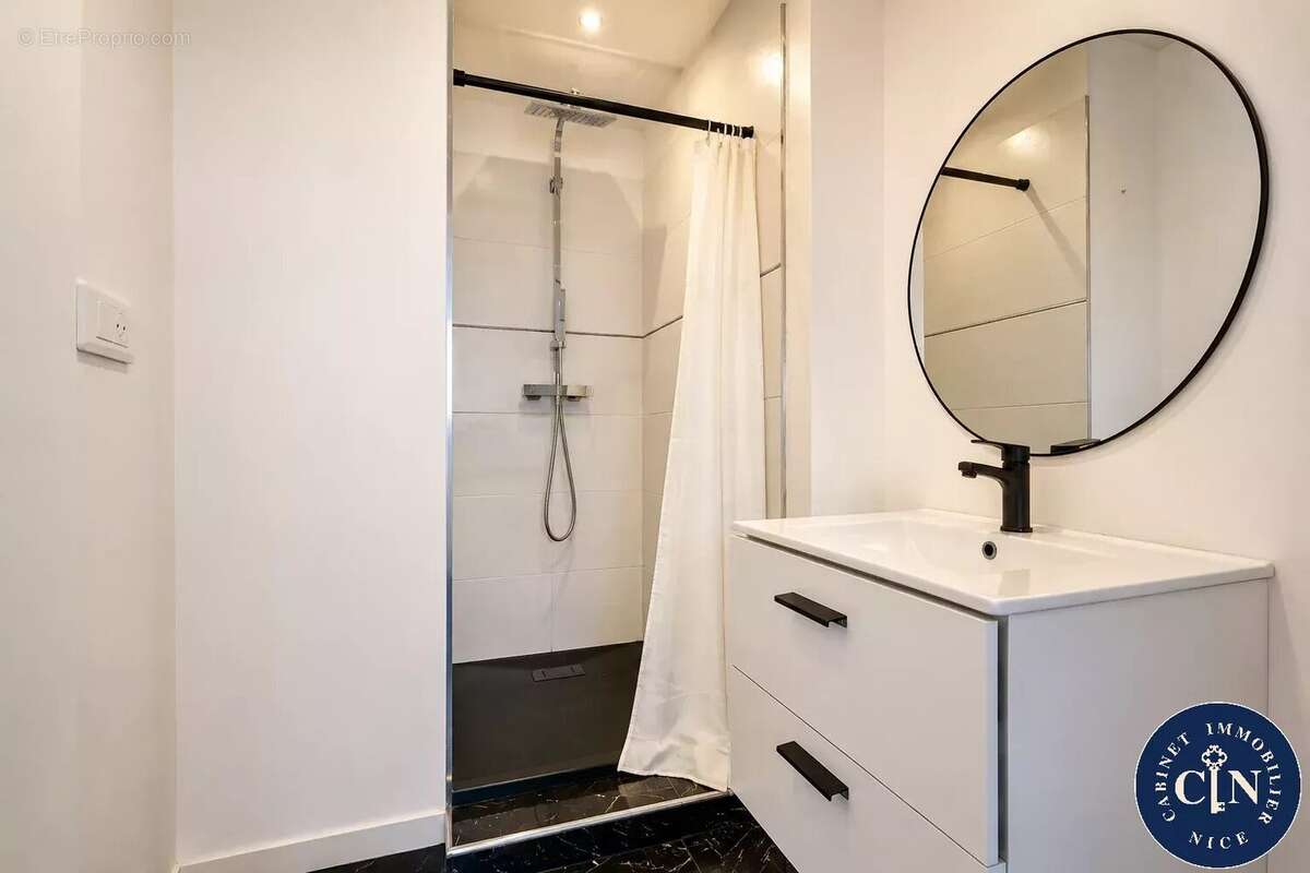 Appartement 61 m² à Nice  - photo 8
