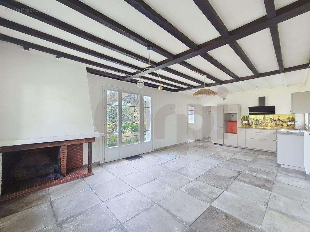 Maison à TERRASSON-LAVILLEDIEU