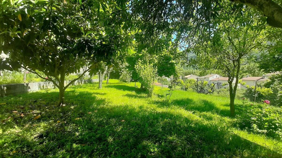 Maison à PUGET-THENIERS