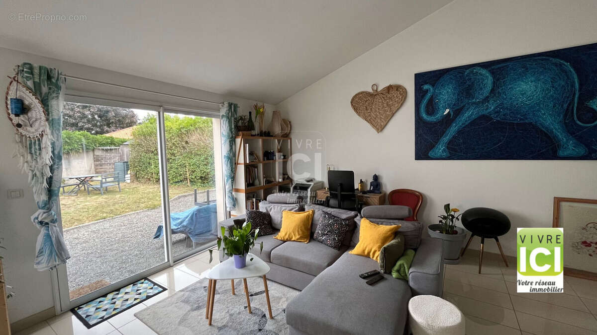 Maison à LA CHAPELLE-BASSE-MER