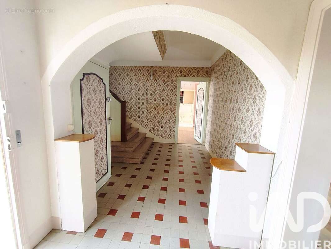 Maison 150 m² à Louze  - photo 4