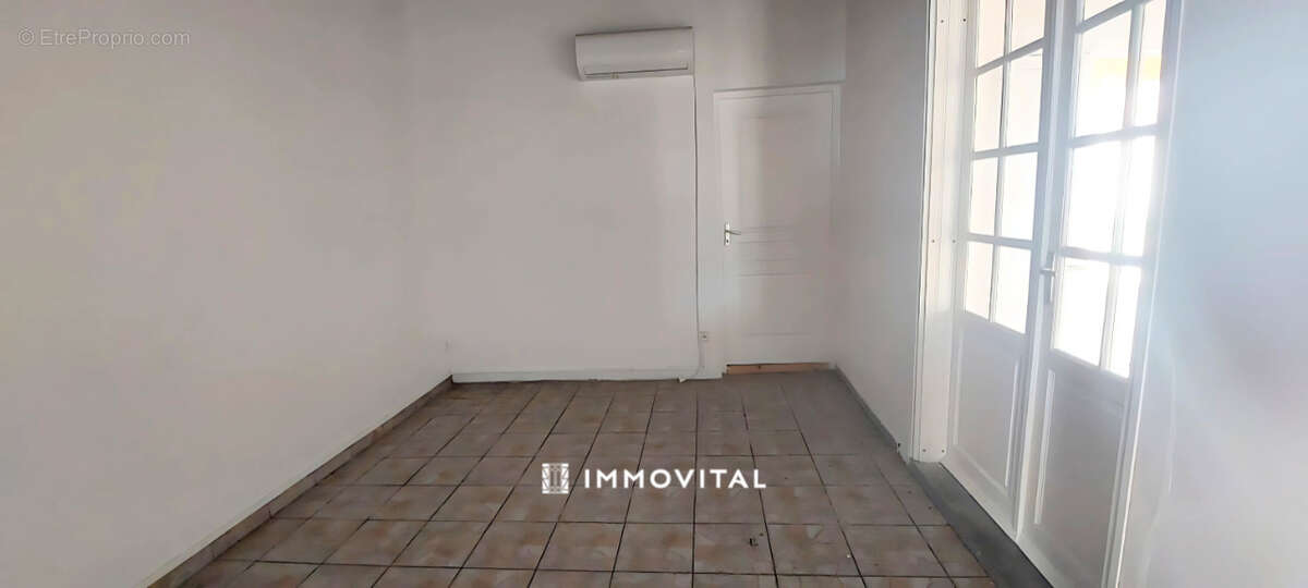 Maison t4 a vendre, centre-ville, le moule - photo 9