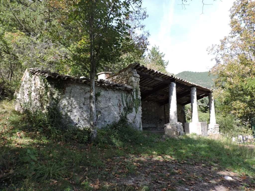 Maison à ENTREVAUX