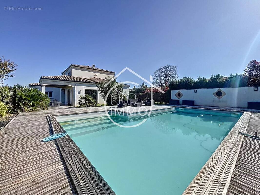 Maison à SAINT-MAGNE-DE-CASTILLON