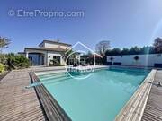 Maison à SAINT-MAGNE-DE-CASTILLON