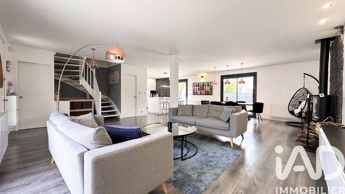 Photo 1 - Maison à ELANCOURT