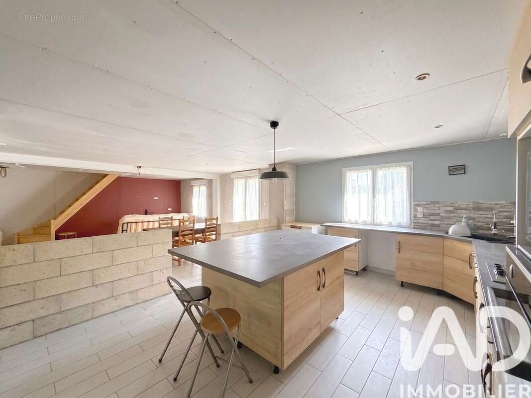 Maison 130 m² à Villethierry  - photo 5