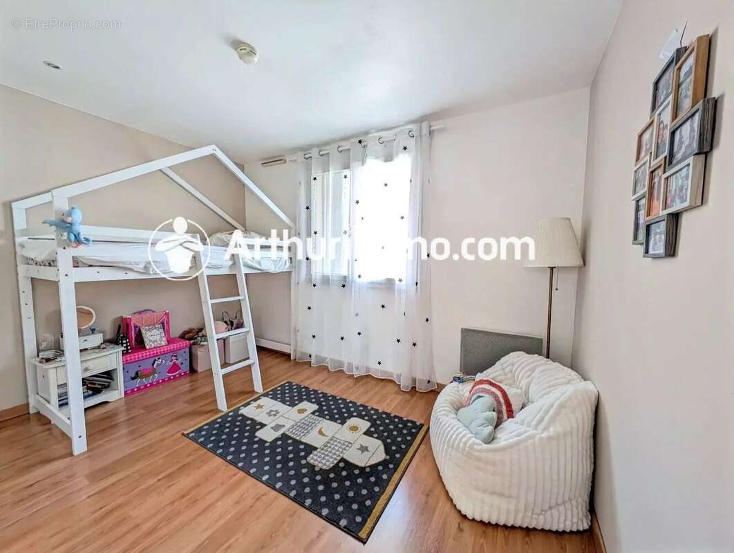 Maison à SAVIGNY-LE-TEMPLE