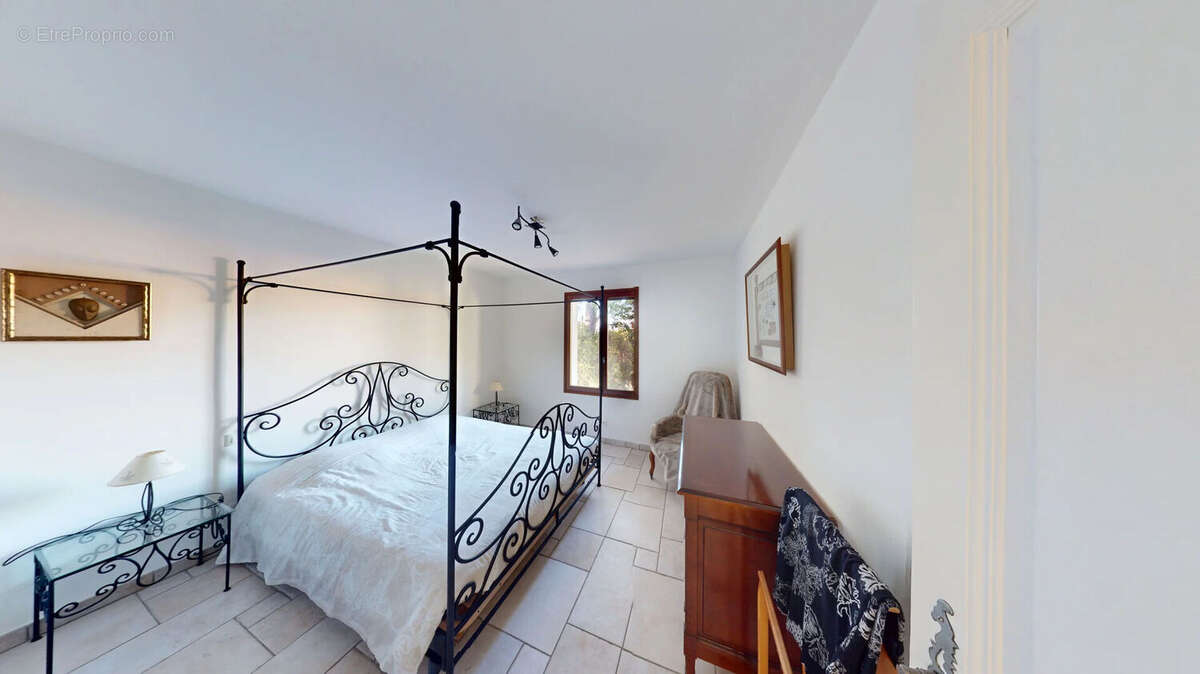 Maison à PUGET-SUR-ARGENS