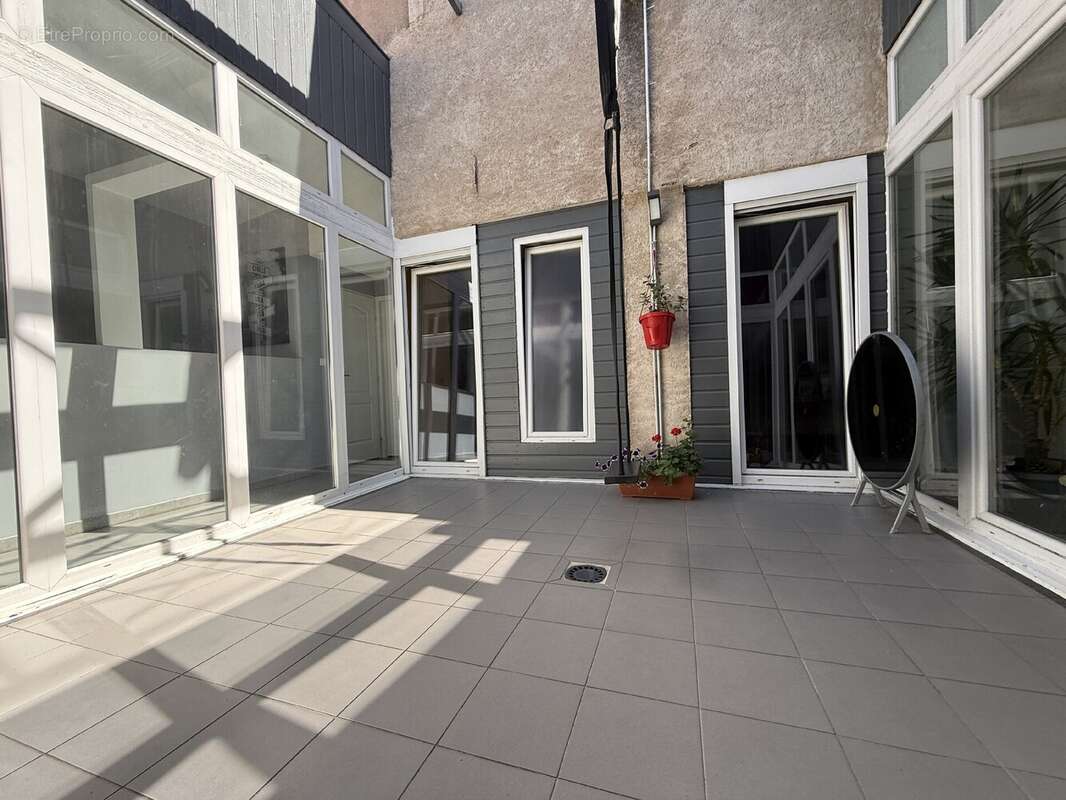 Appartement 93 m² à Toul  - photo 2