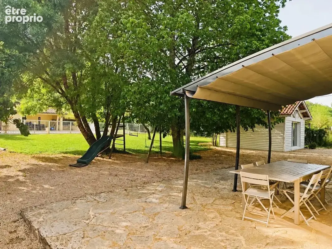 Belle maison familiale avec piscine sur terrain de 1700 m² - photo 24