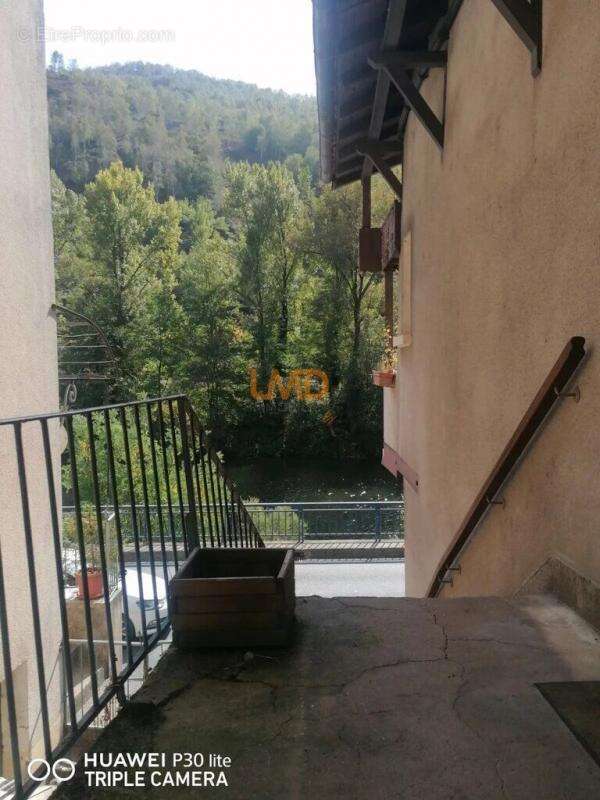 Maison à LIVINHAC-LE-HAUT