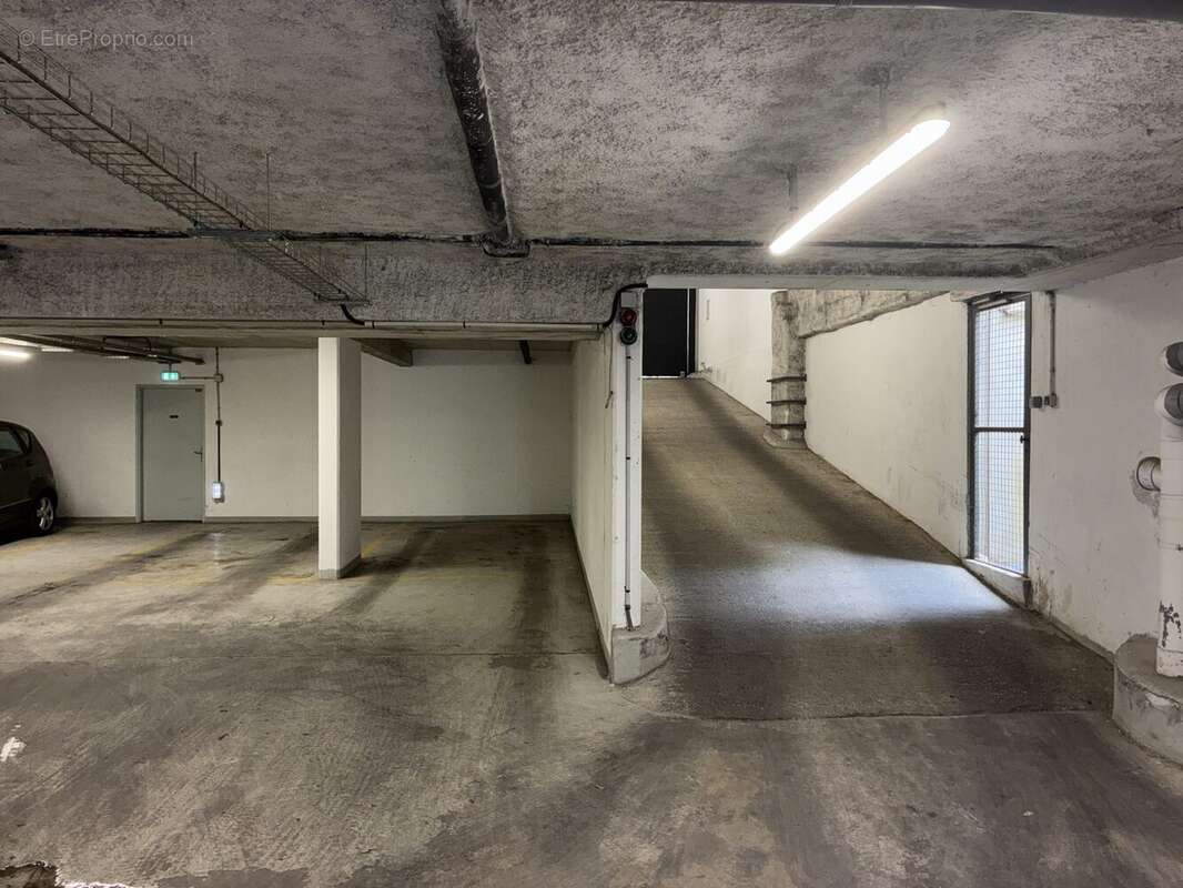 Parking à PARIS-14E