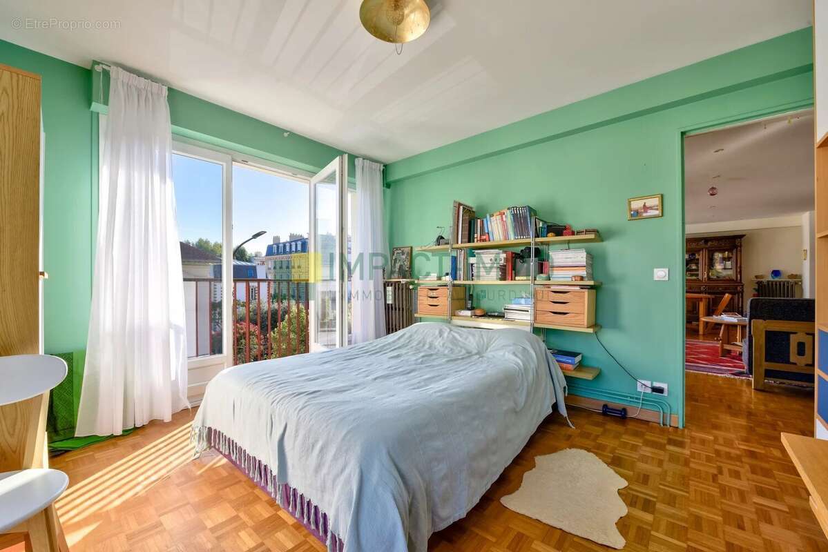 Appartement à COURBEVOIE