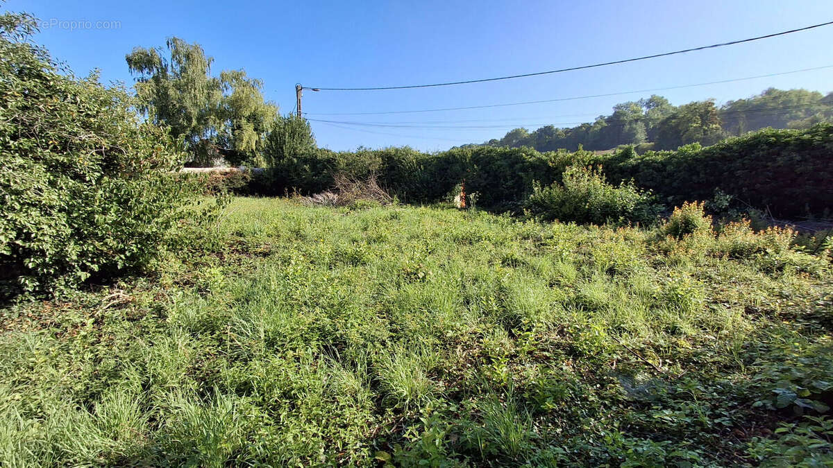 Terrain 615m² à crépy-en-valois - photo 2