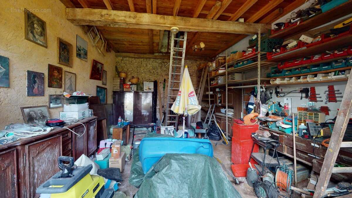 Maison à SENS-BEAUJEU