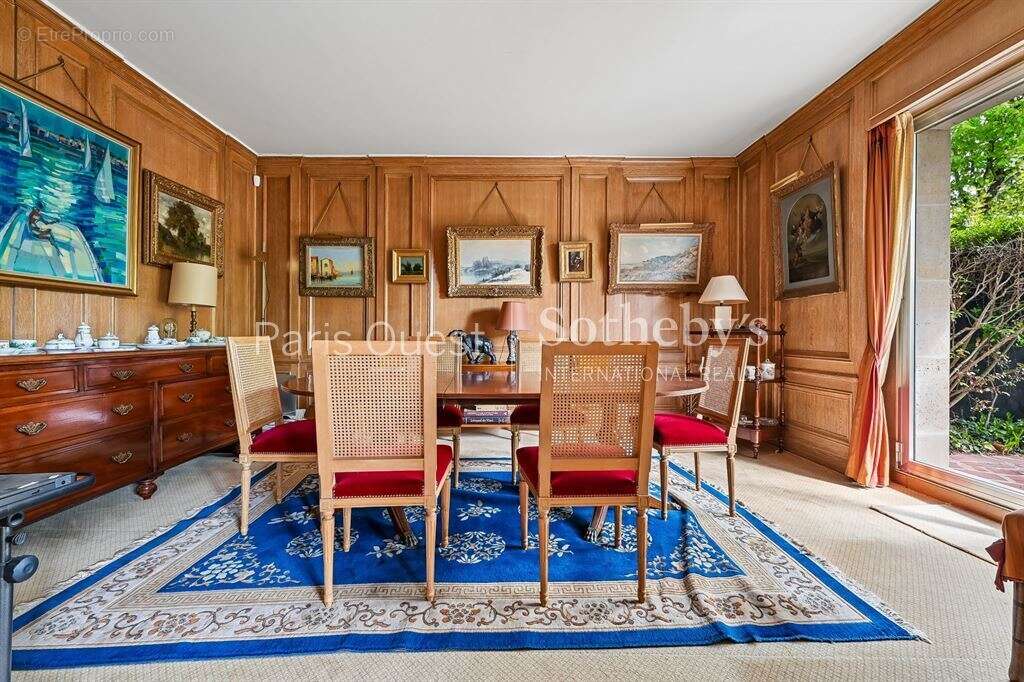 Appartement à NEUILLY-SUR-SEINE