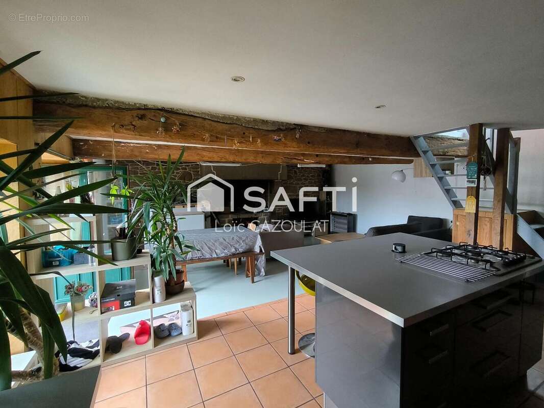 Maison 106 m² à Saint-Marc-Le-Blanc  - photo 3
