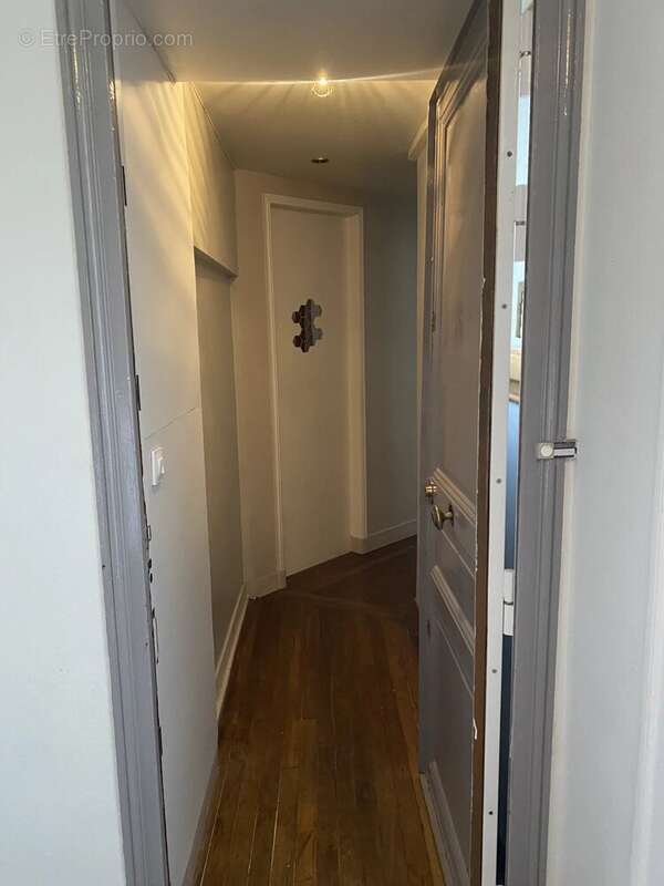 Paris 17e - Épinettes - Charmant 2 pièces lumineux 41 m² - Immeuble ancien - photo 9