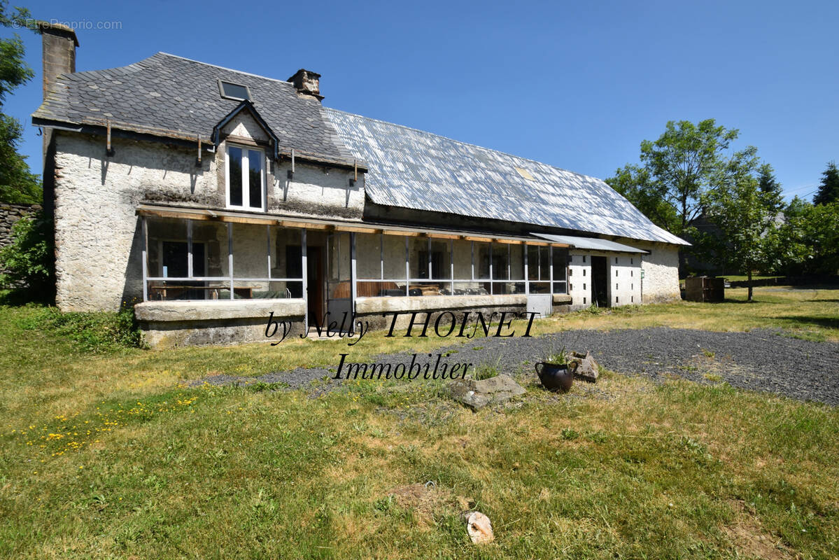 Maison à BESSE-ET-SAINT-ANASTAISE