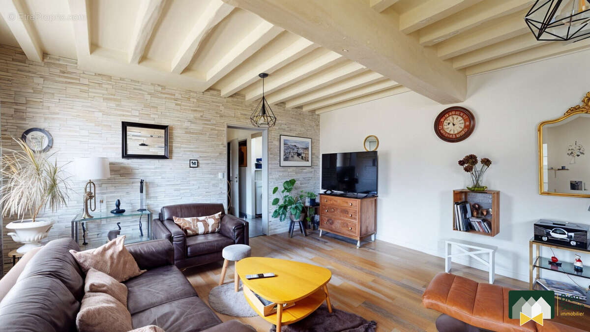 Salon - Maison à COLTAINVILLE