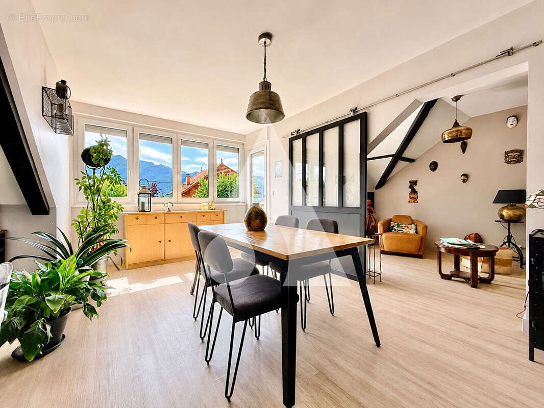 Duplex rénové avec vue panoramique, garage et deux balcons - À 5 min d'Aix-les-Bains - photo 2