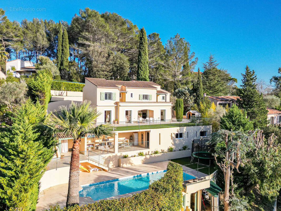 Maison à MANDELIEU-LA-NAPOULE