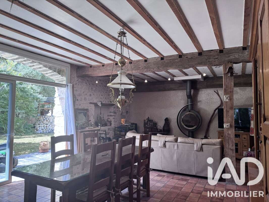 Maison 163 m² à Arros-De-Nay  - photo 3