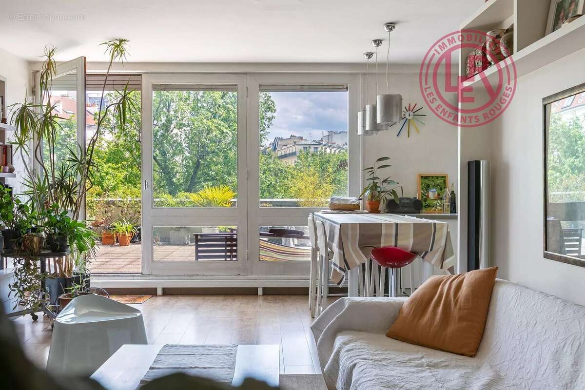 Appartement à PARIS-14E