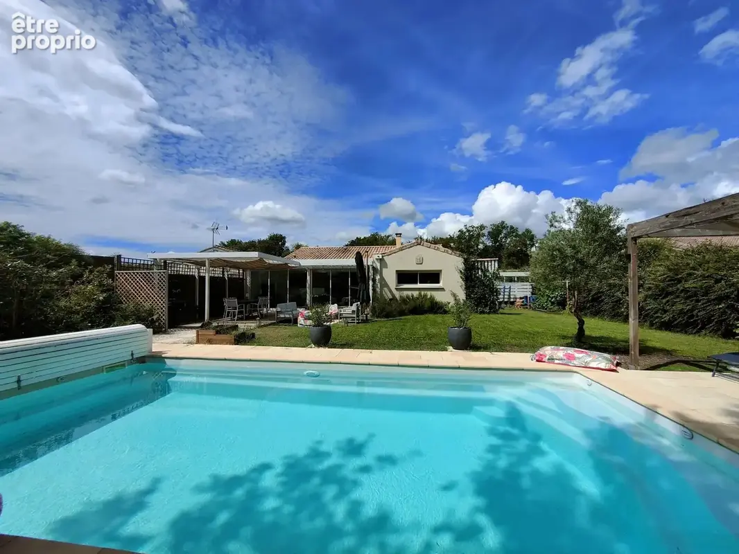 Maison à SAUCATS