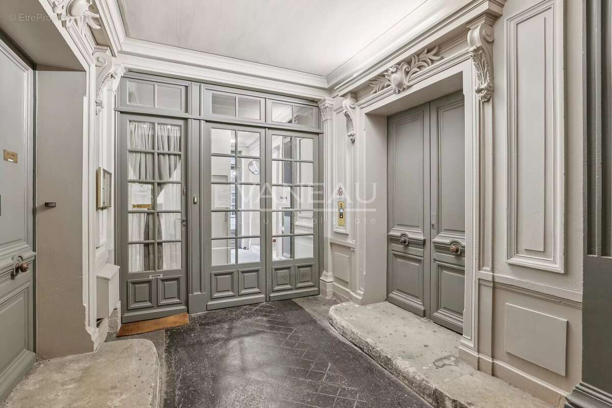 Appartement à PARIS-10E