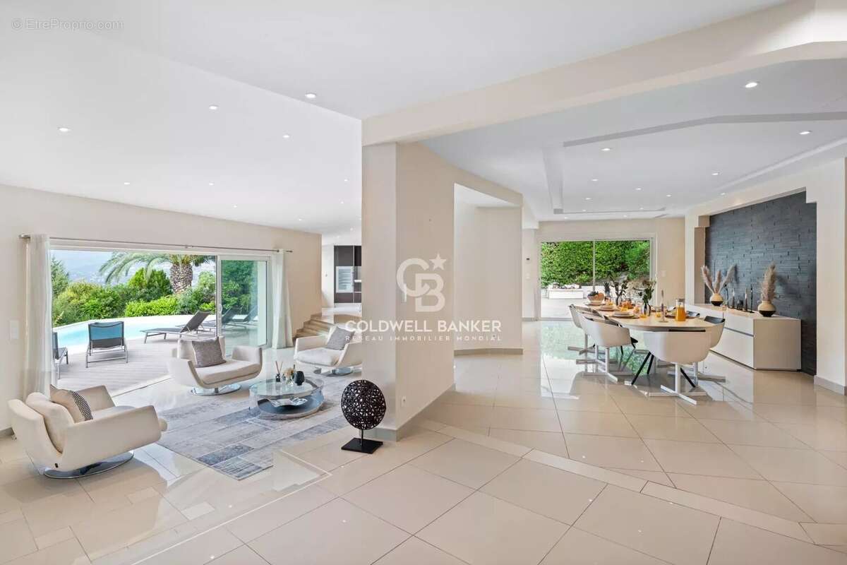 Maison à MOUGINS