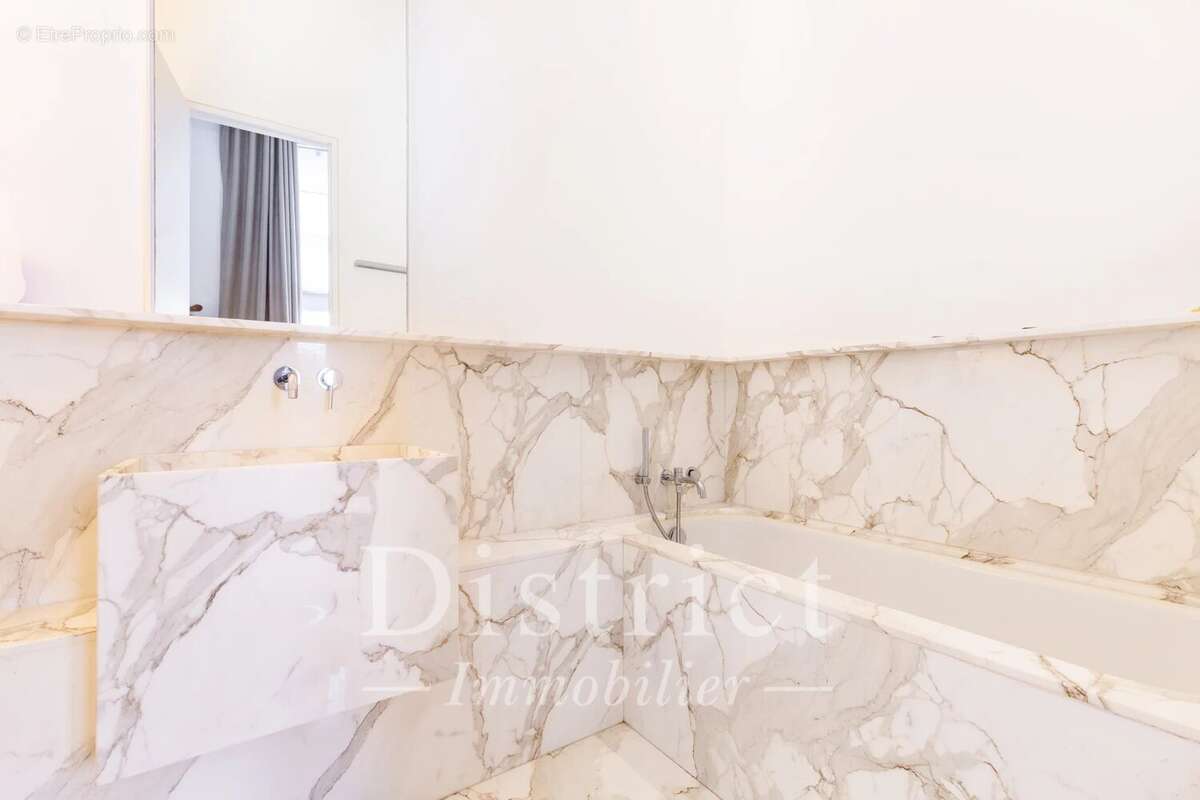 Exclusivité Avenue de Messine. Appartement entièrement rénové 242 m² - photo 15