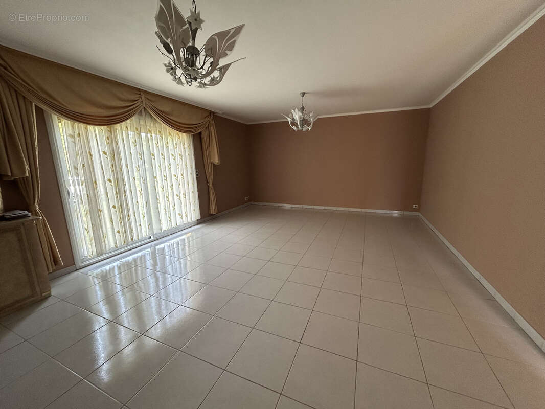 Maison à CHASSENEUIL-SUR-BONNIEURE